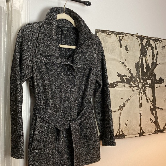 Ann Taylor Wool Blend Tweed Funnel Neck Jacket in Grey Multi. Size: SP - Picture 4 of 8